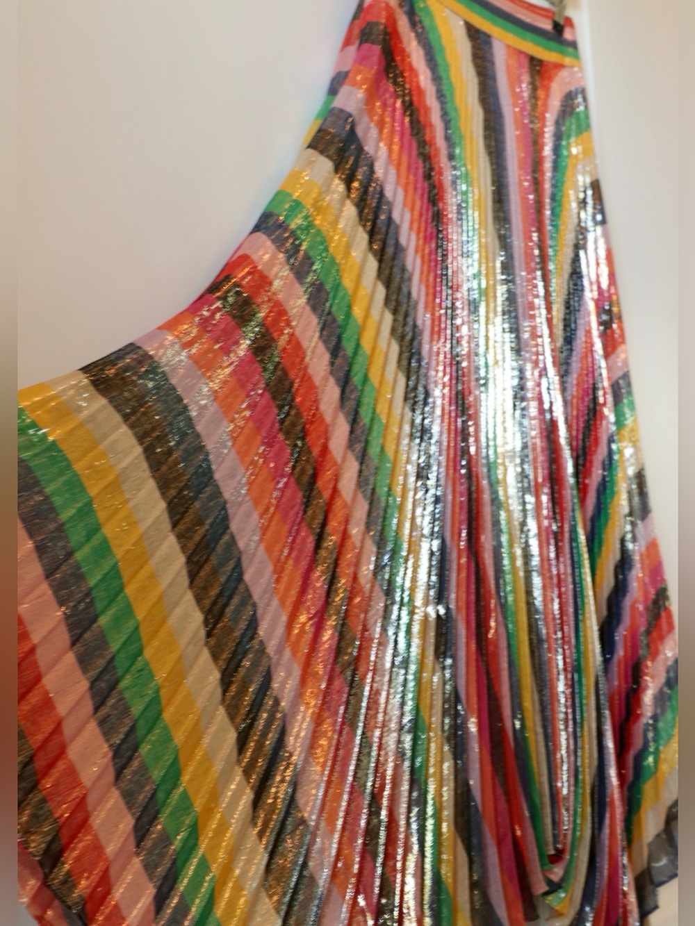 Alice + Olivia Katz Sunburst Pleated Metallic Stripe Midi Skirt - Picture 13 of 16